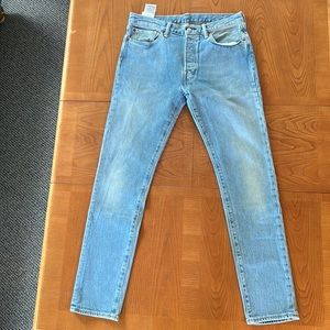 Levi’s 501 s. S is for skinny. 99% Cotton 1% elastane